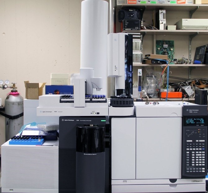 Chromatography equipment reference photograph
