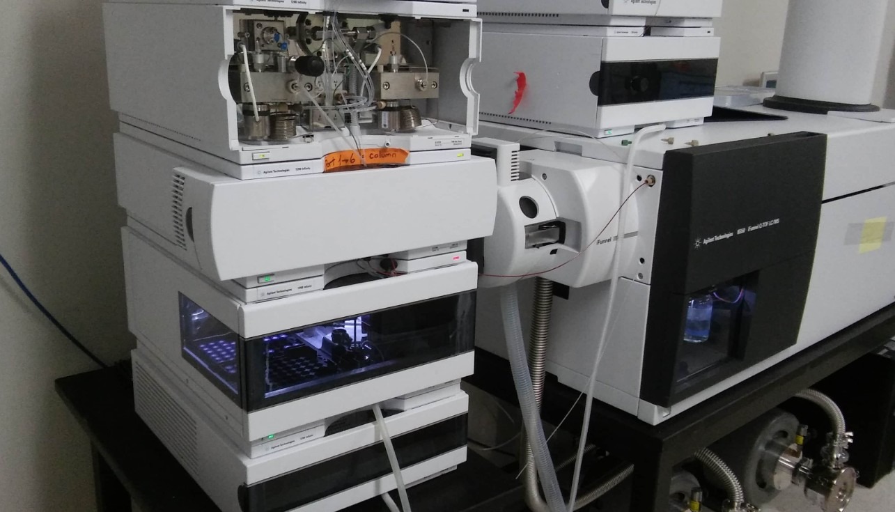 Mass Spectrometry equipment reference photograph